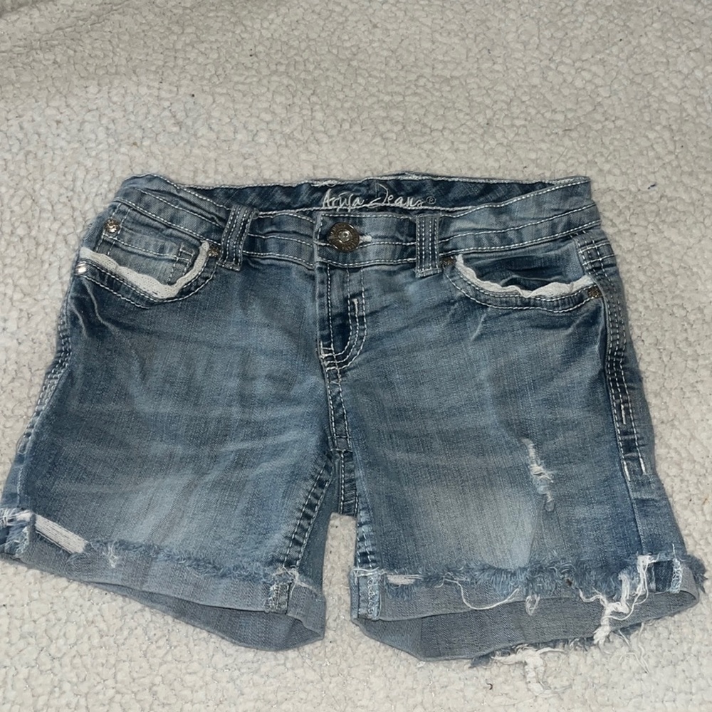 Ariya jean shorts. Size: 3/4